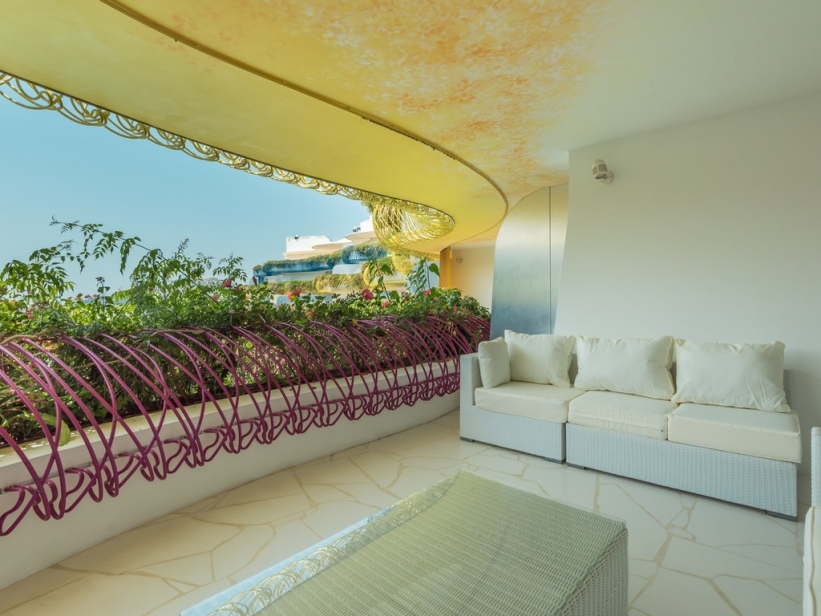 Appartement moderne à vendre dans les marinas Ibiza avec vue superbe sur la mer.