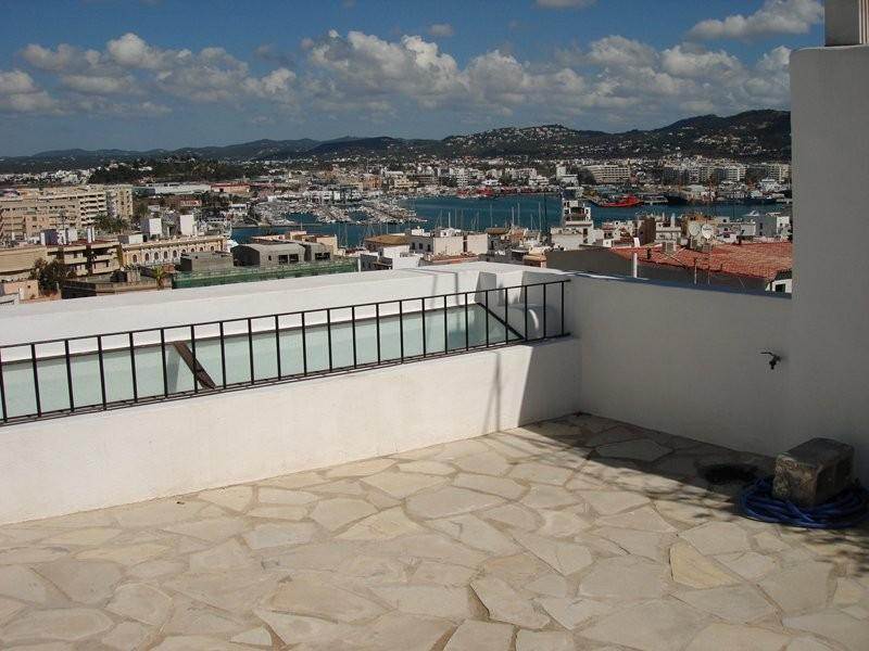 Cette belle villa de 4 chambres à vendre à Dalt Vila