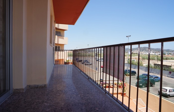 A vendre appartement de trois chambres dans la ville d'Ibiza