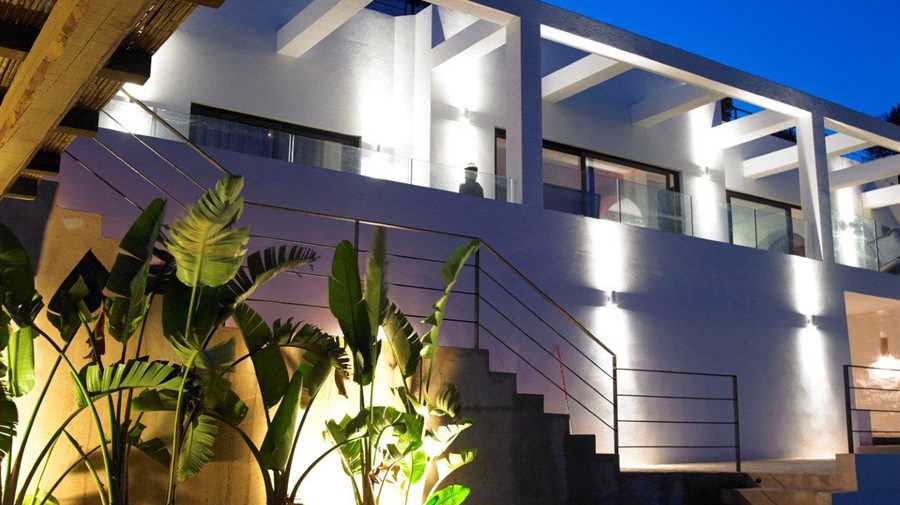 Belle villa de luxe dans un style moderne à Las Salinas