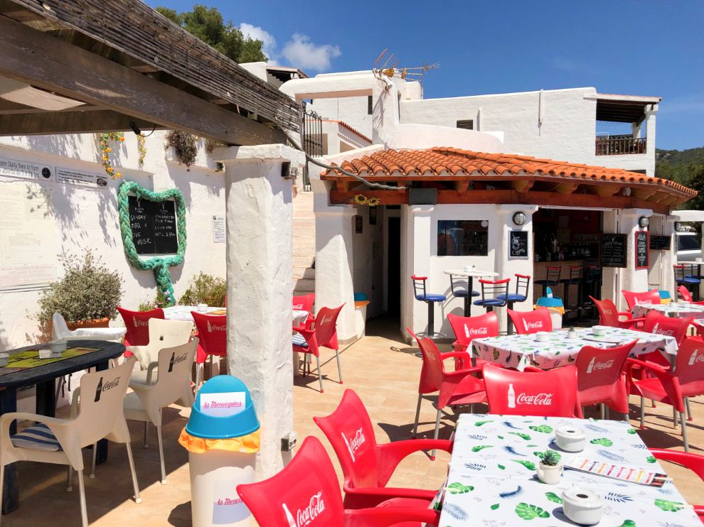 Lucrative Business Opportunity - Bar à la piscine à Santa Eulalia avec vue sur la mer à vendre