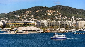 Appartement Suoerb à rénover en 2018 dans le port d'Ibiza