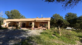 Belle propriété de bungalow près d'ibiza avec vue sur Dalt Villa