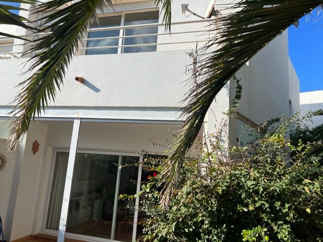 Maison de 136 m2 très bien située en première ligne de mer à Santa Eulalia