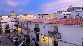 Fantastique appartement duplex de 150m2 sur la première ligne du port d'Ibiza