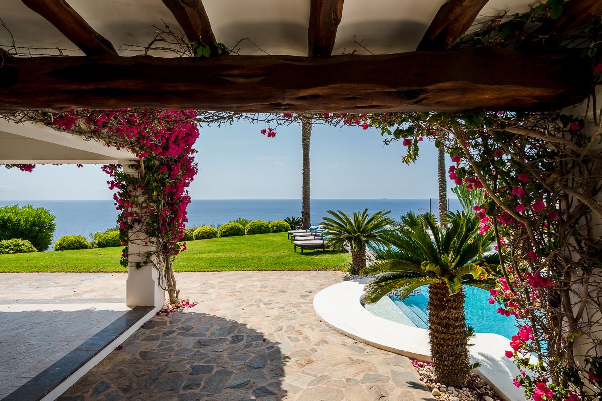 Villa méditerranéenne exclusive avec vue panoramique sur la mer