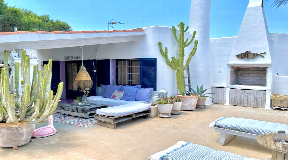 Penthouse de plage lumineux et spacieux à Formentera avec permis de location